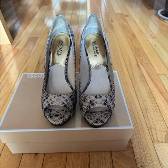 Michael Kors Women's Snakeskin Peep Toe Heels - Black and Gray - Picture 5 of 6